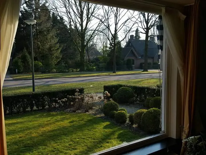 Sanierte Fensterscheibe nach der Isolierglassanierung